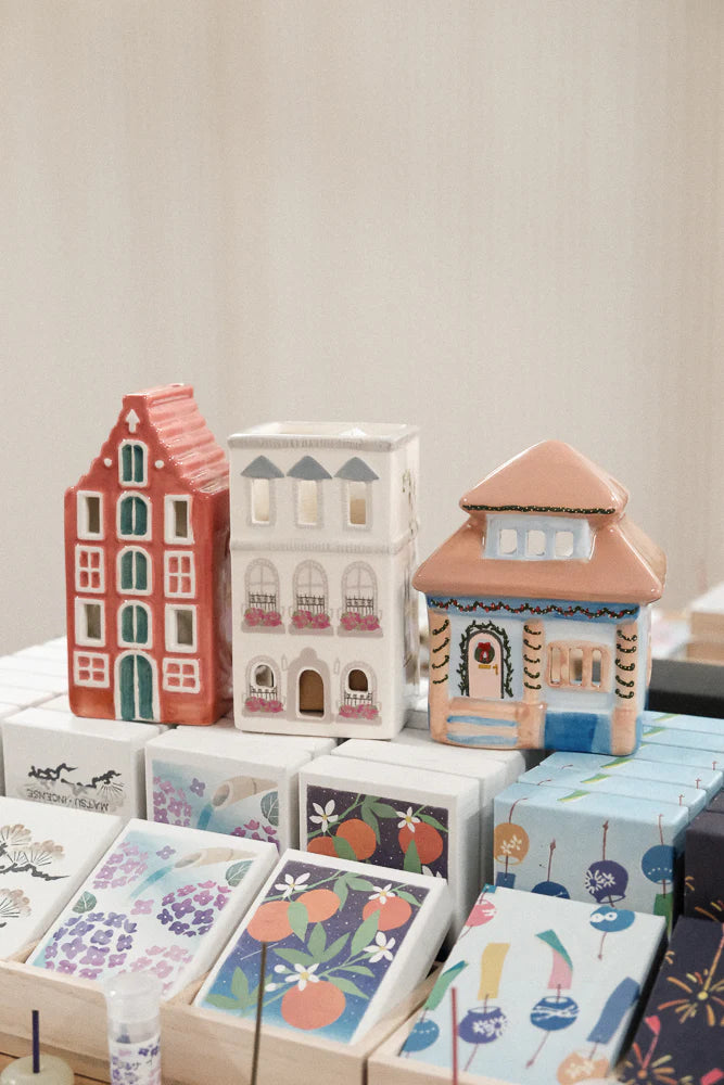 No. 09 Parisian Townhouse Style Ceramic Incense + Tea Light Holder