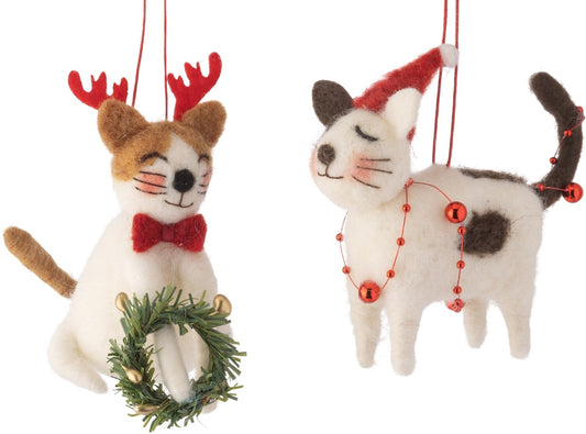 F76 - Felt Cat with Wreath / Garland Ornament