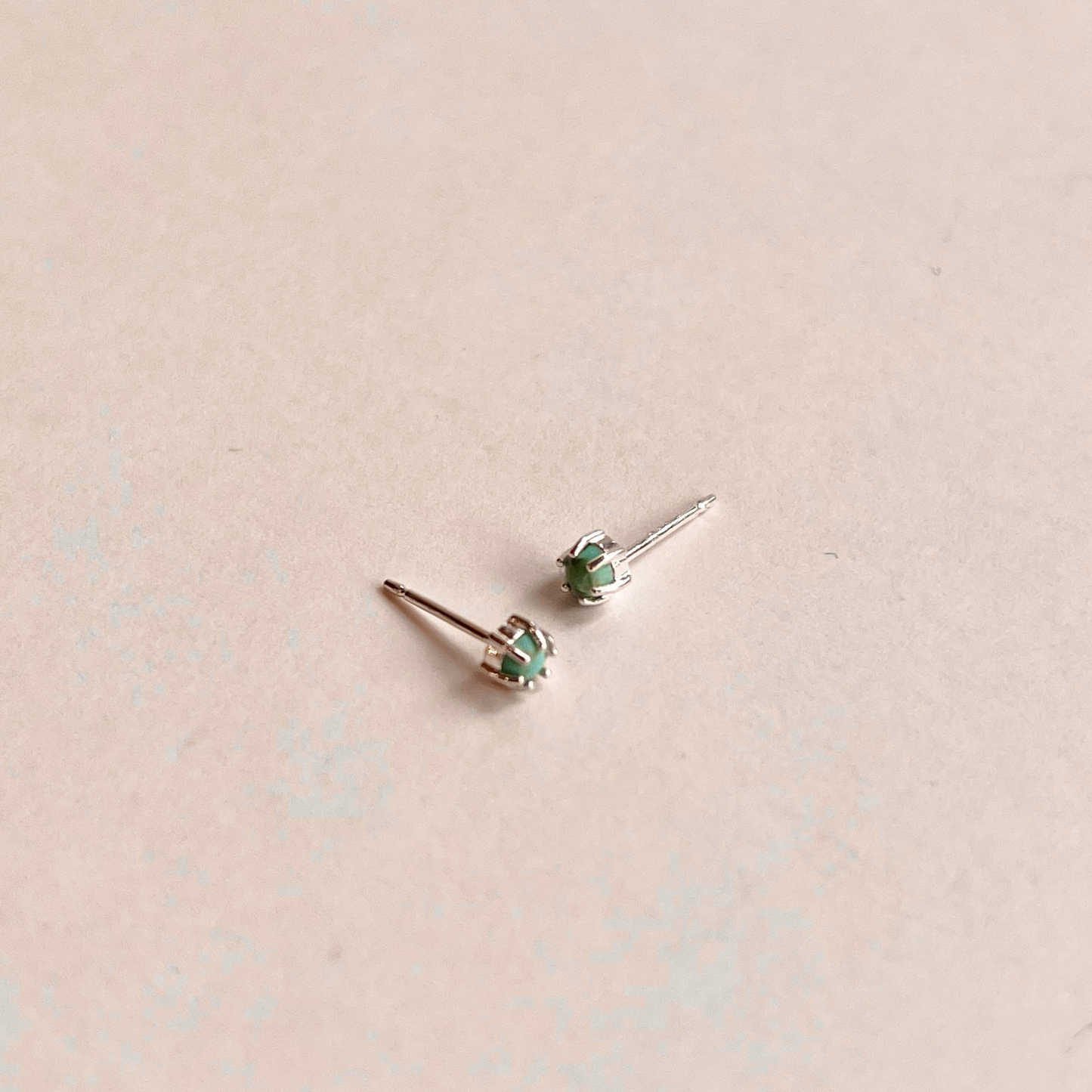 Claw Set Turquoise Stud With 6 Prongs Earrings