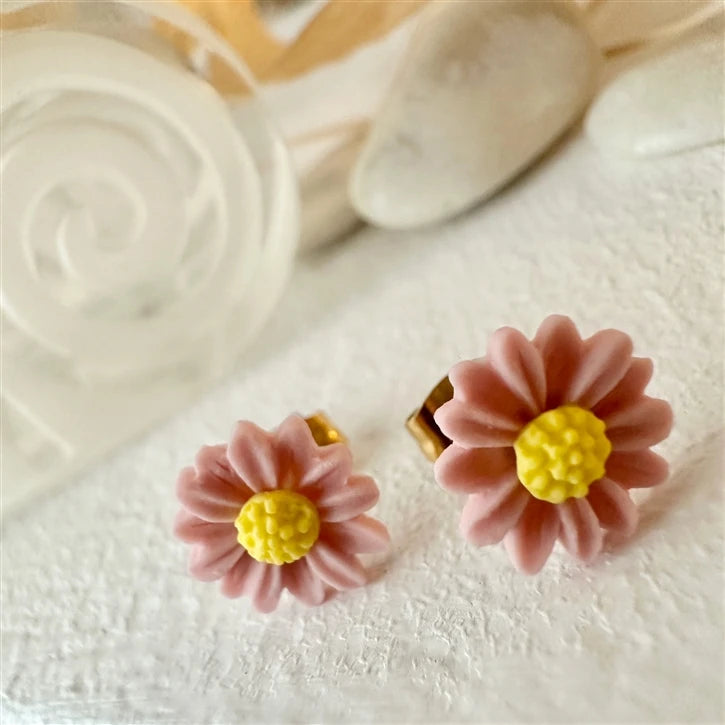 Bellis Porcelain Daisy Stud Earrings Pink