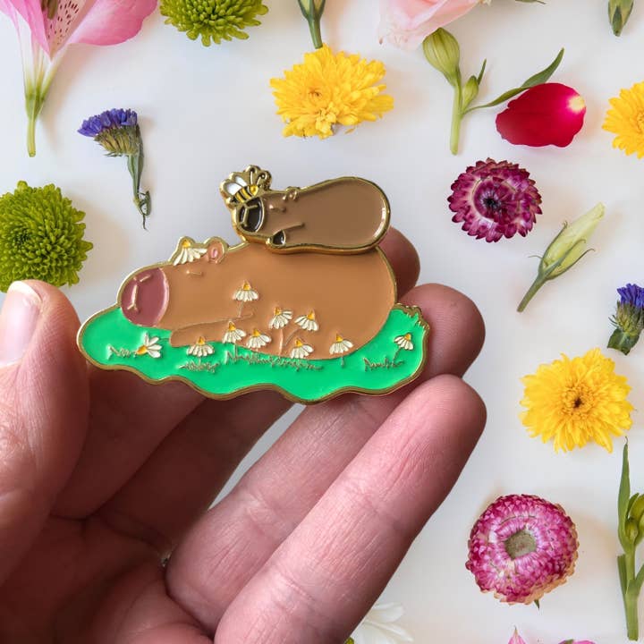 @31 Capybarbaras Enamel Pin