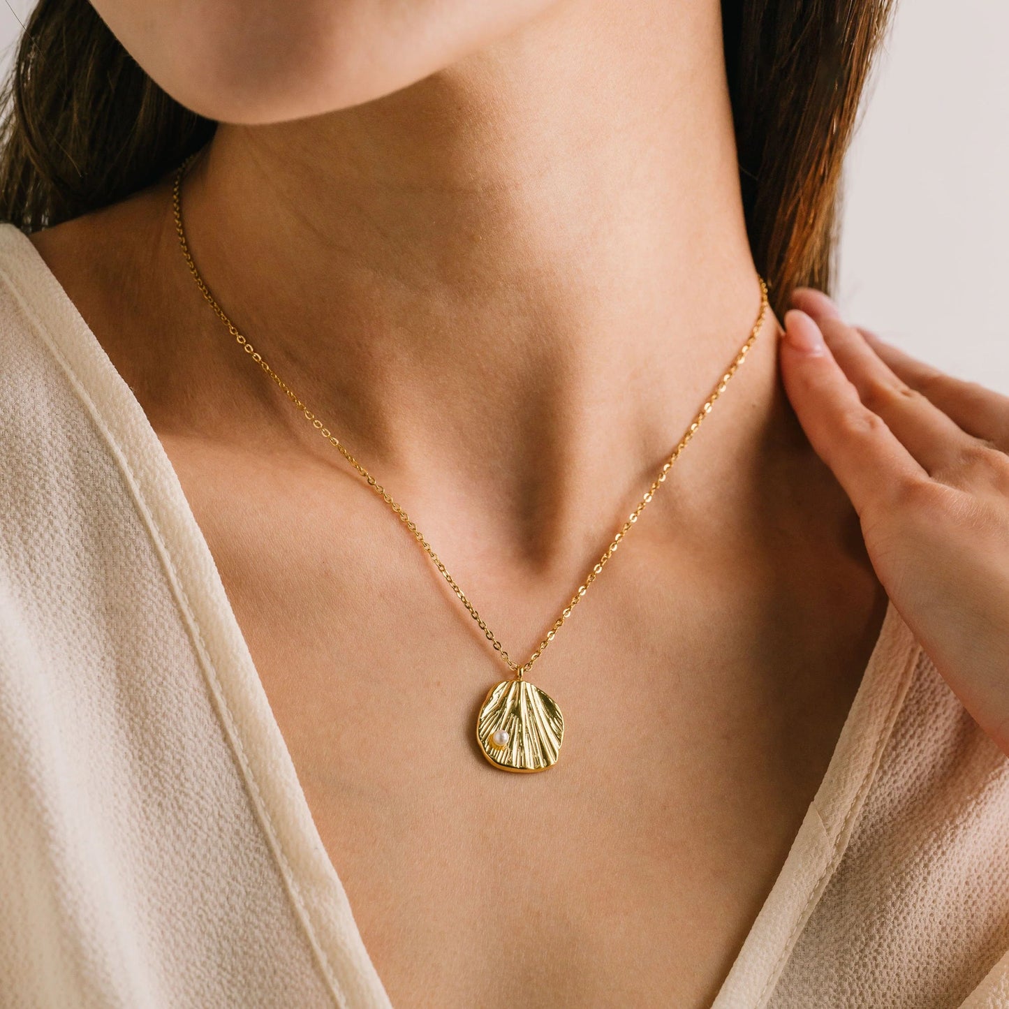 Cove Necklace Gold