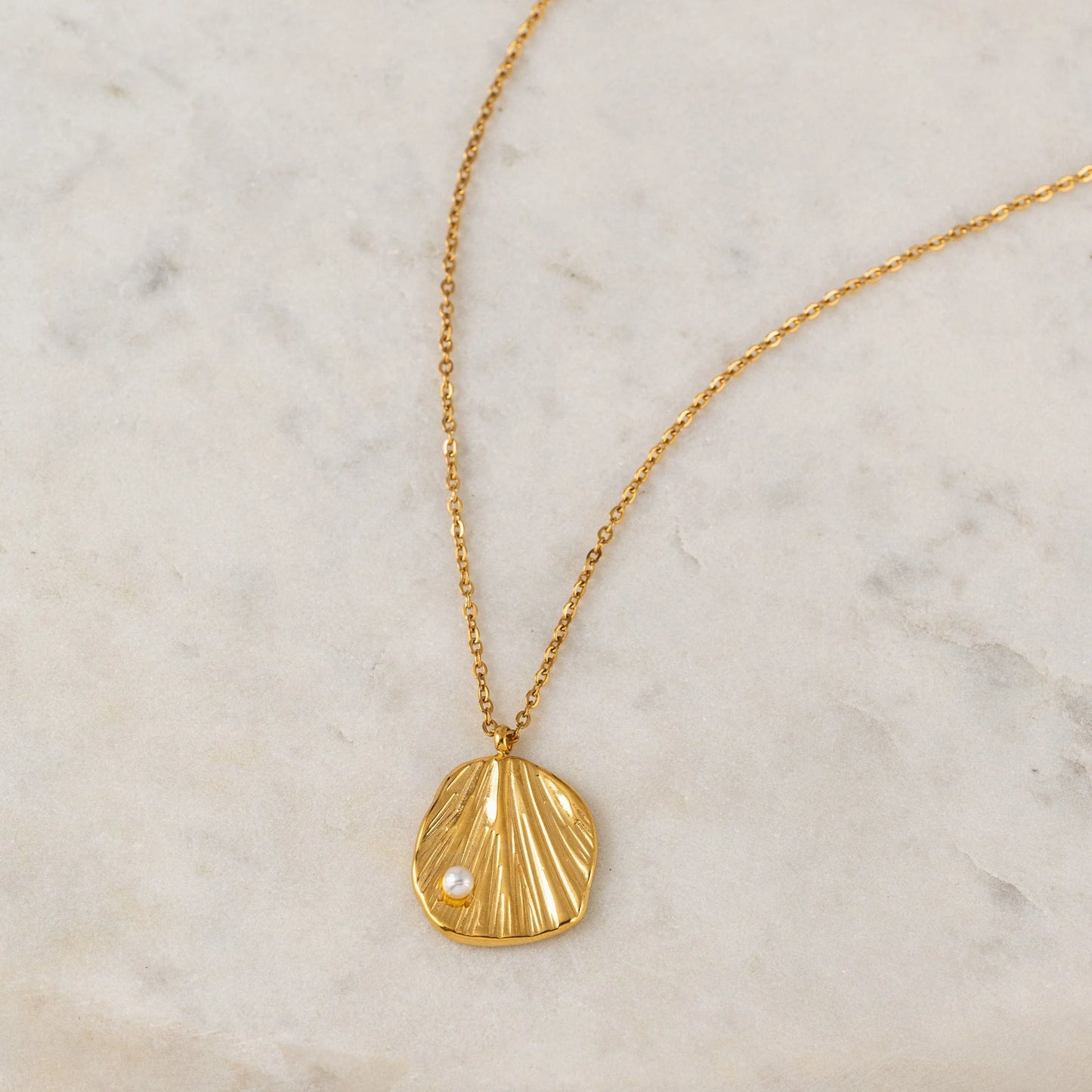 Cove Necklace Gold