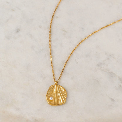 Cove Necklace Gold