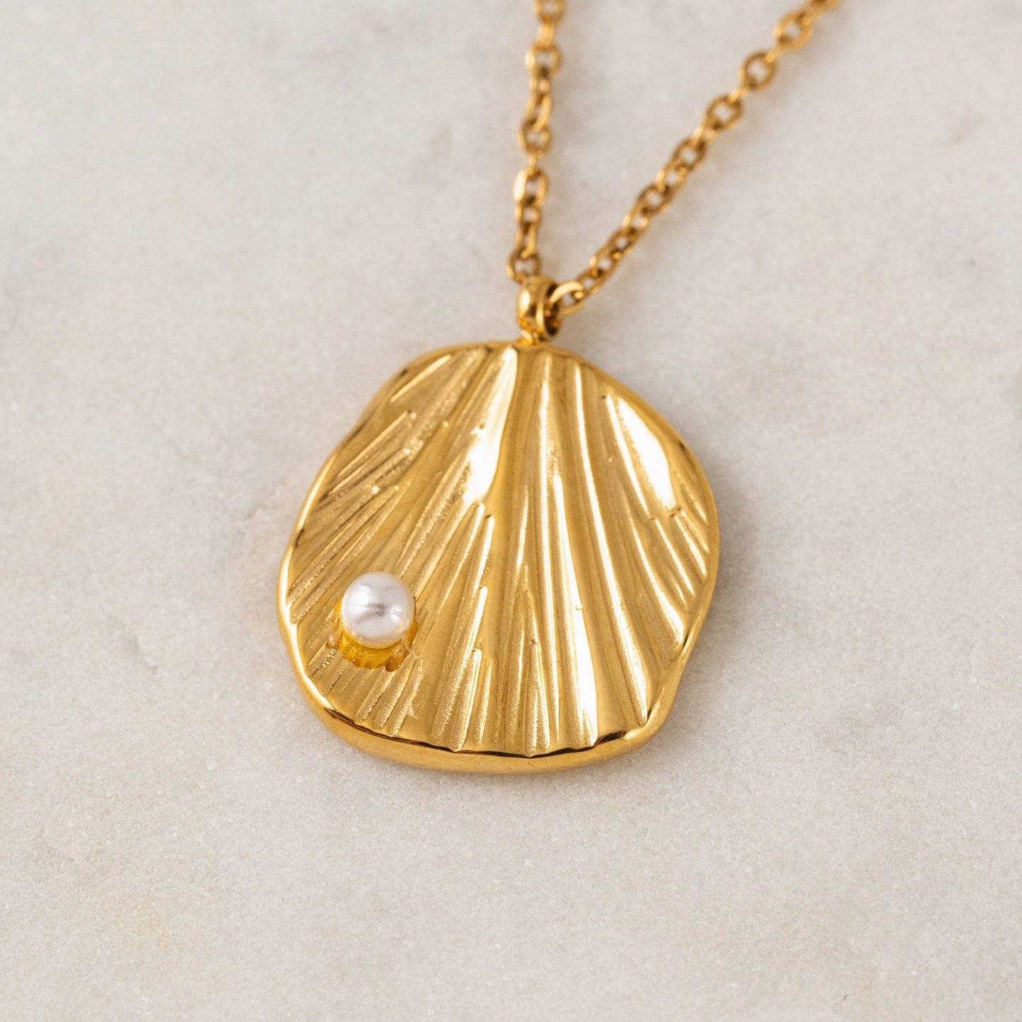 Cove Necklace Gold