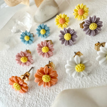 Bellis Porcelain Daisy Stud Earrings Yellow