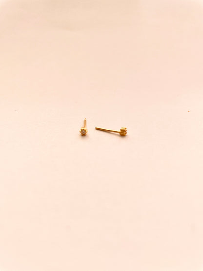 Very Tiny Claw Set Studs