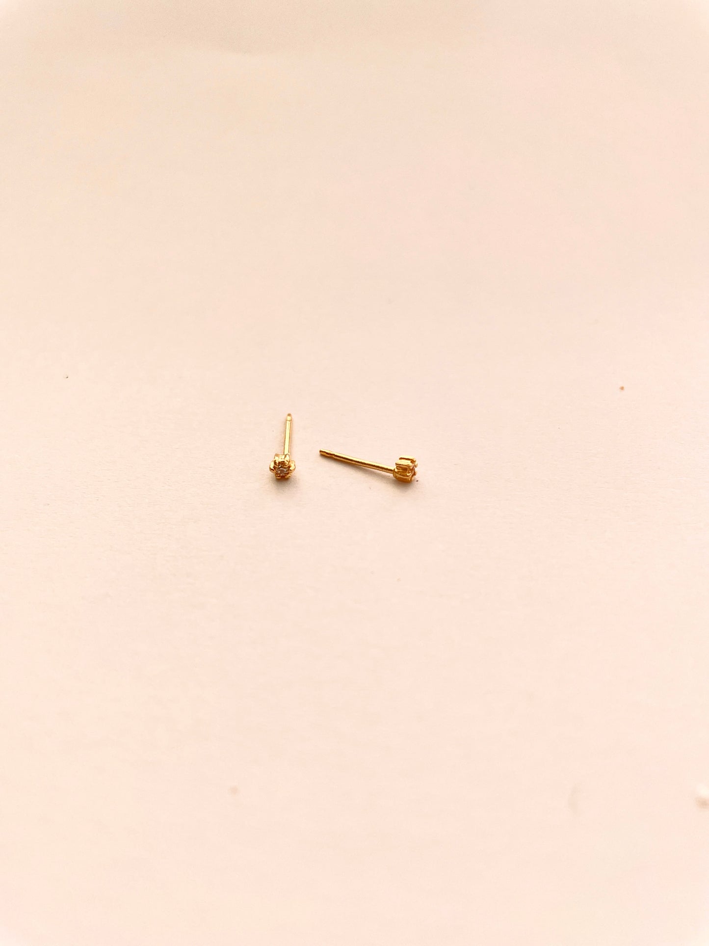Very Tiny Claw Set Studs