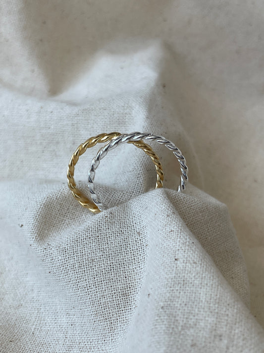 Flat Twisted Band Ring
