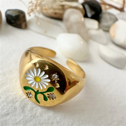 Bellis Daisy Signet Ring in Gold