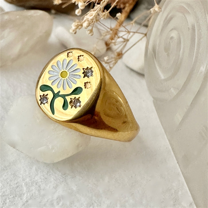 Bellis Daisy Signet Ring in Gold