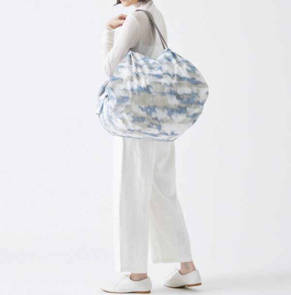 Shupatto Compact Reusable Bag Large Ukigumo Floating Clouds