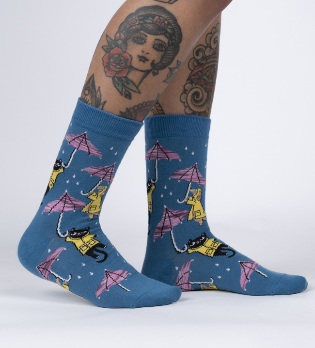 Women's Crew Socks Petting In The Rain
