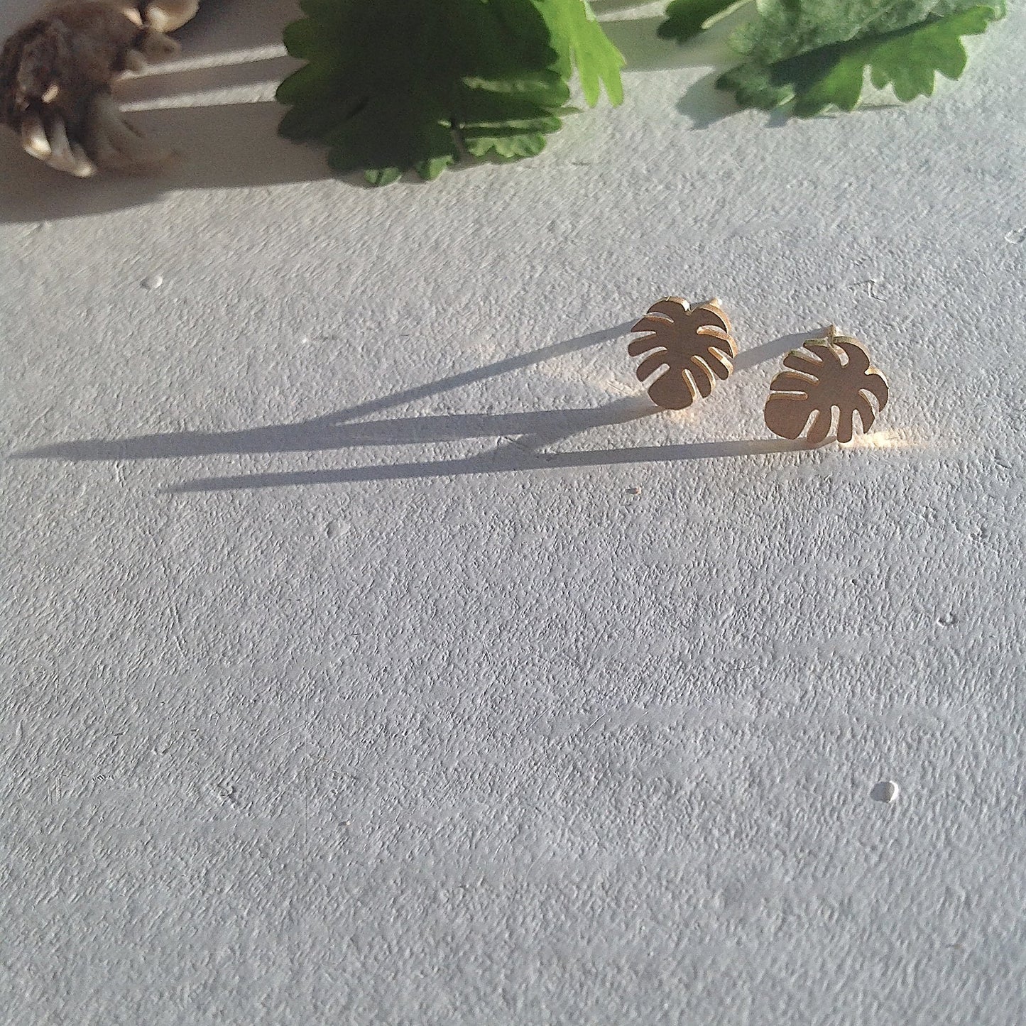 Monstera Leaf Stud Earrings Gold