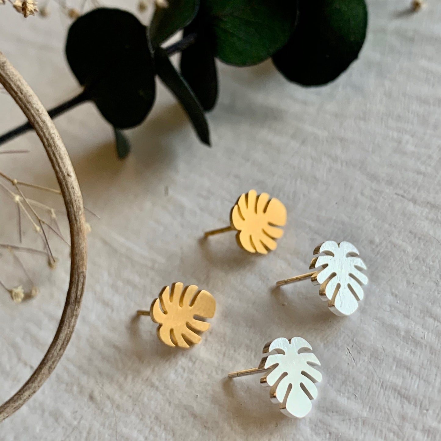 Monstera Leaf Stud Earrings Gold