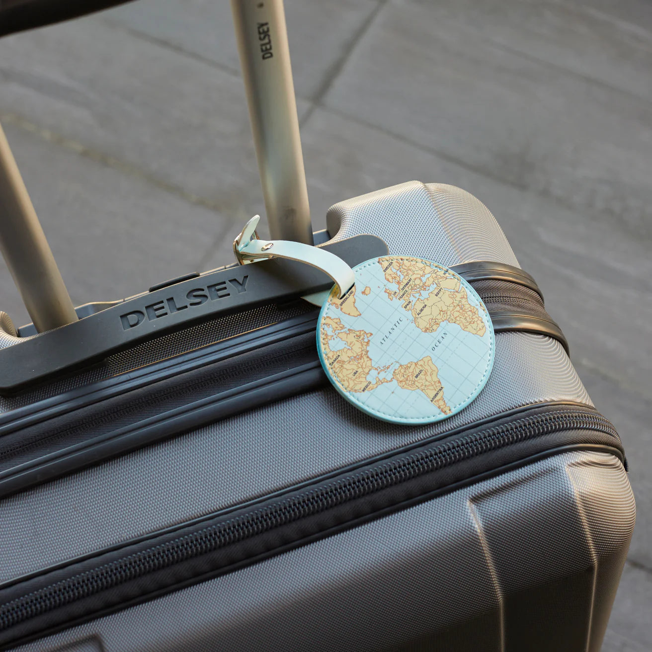 World Traveler Luggage Tag
